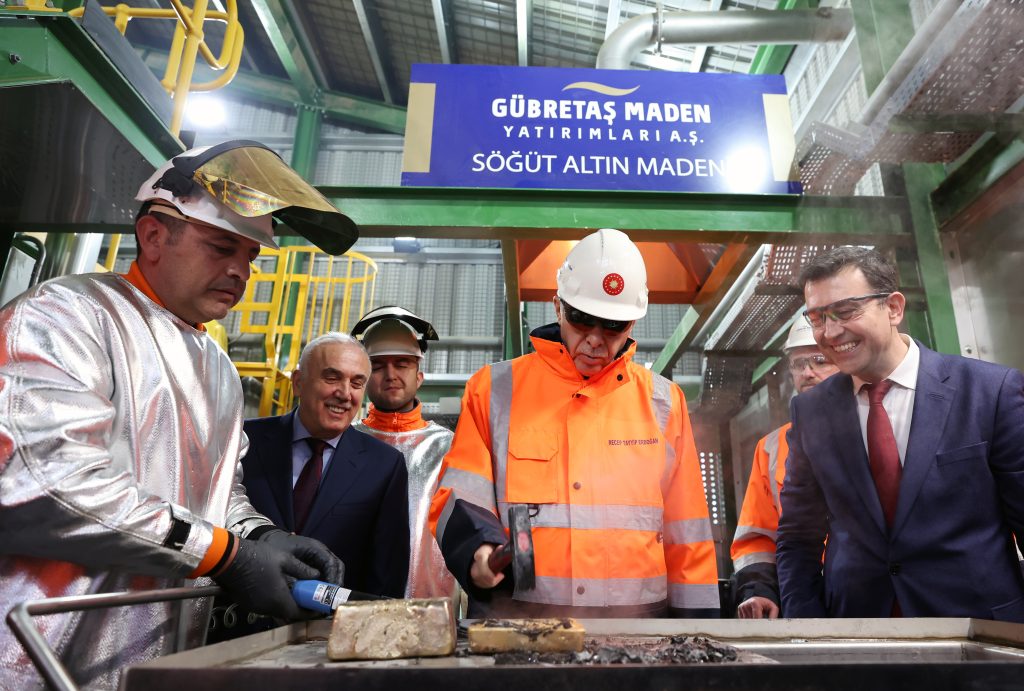 Cumhurbaşkanı Recep Tayyip Erdoğan, Gübretaş Maden Yatırımları A.Ş Söğüt Altın Madeni Tesis Açılışı ve İlk Altın Dökümü Töreni'ne katıldı. ( TCCB / Murat Çetinmühürdar - Anadolu Ajansı )